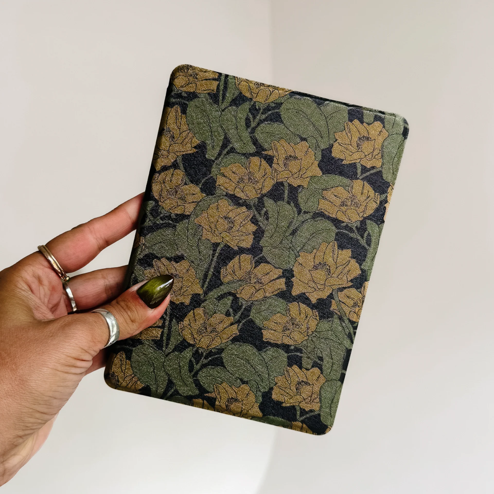 Autumn Court • Kindle Case