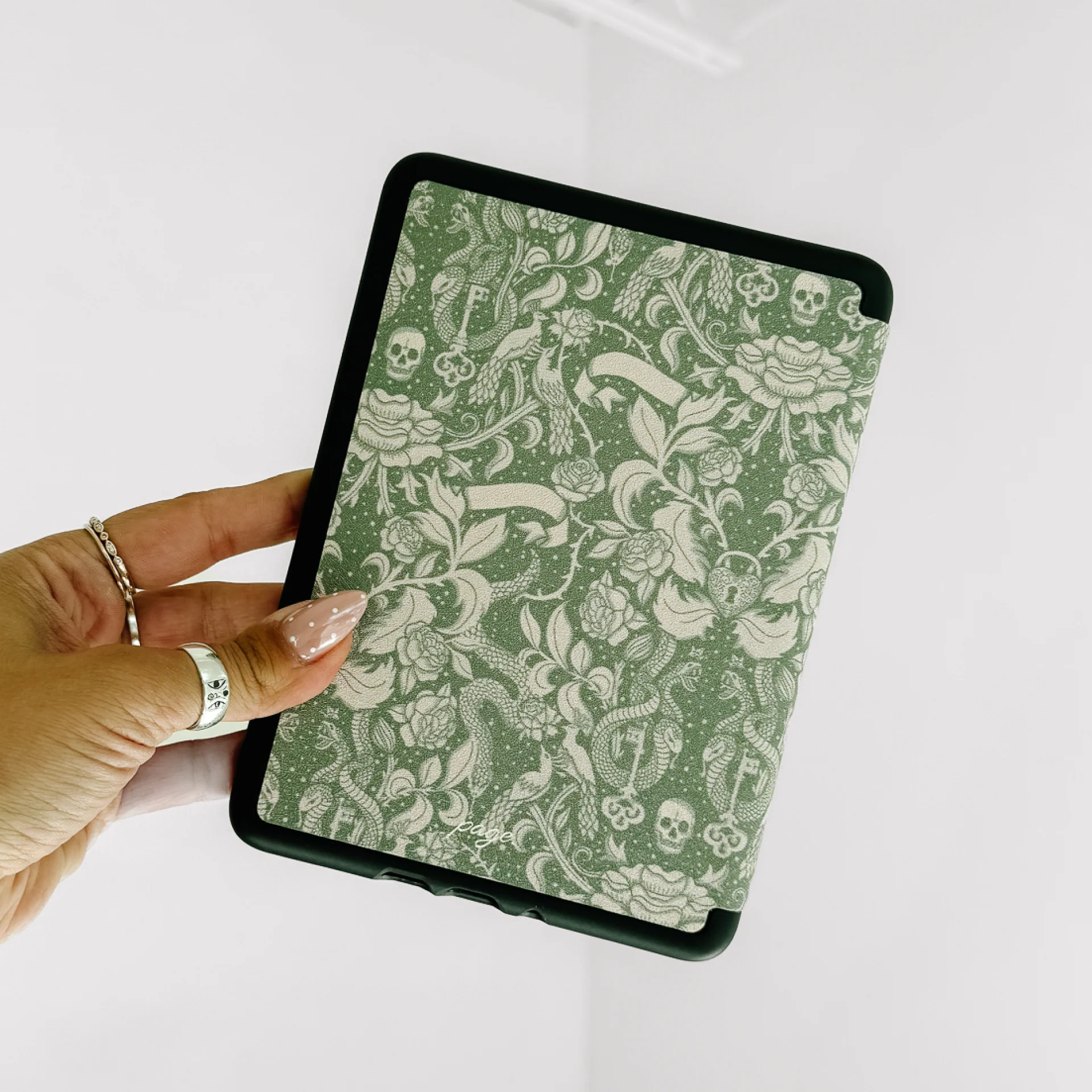 Cranes & Chains • Kindle Case - Image 4