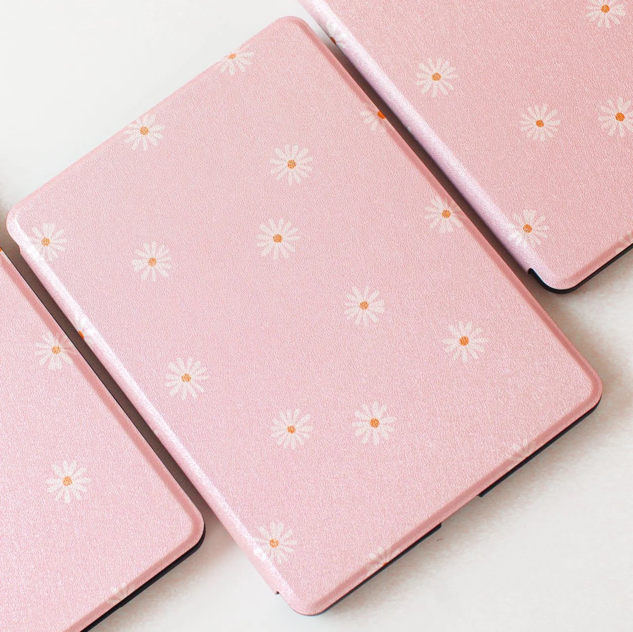 Ditzy Daisies • Kindle Case - Image 3