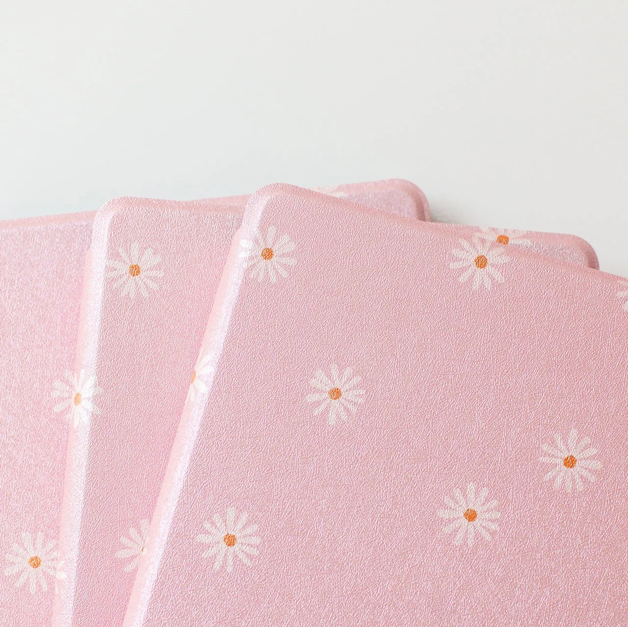 Ditzy Daisies • Kindle Case - Image 4