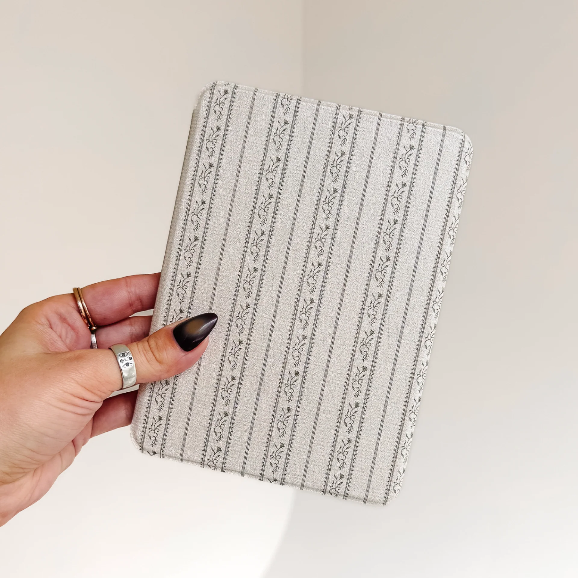 Edelweiss • Kobo Case