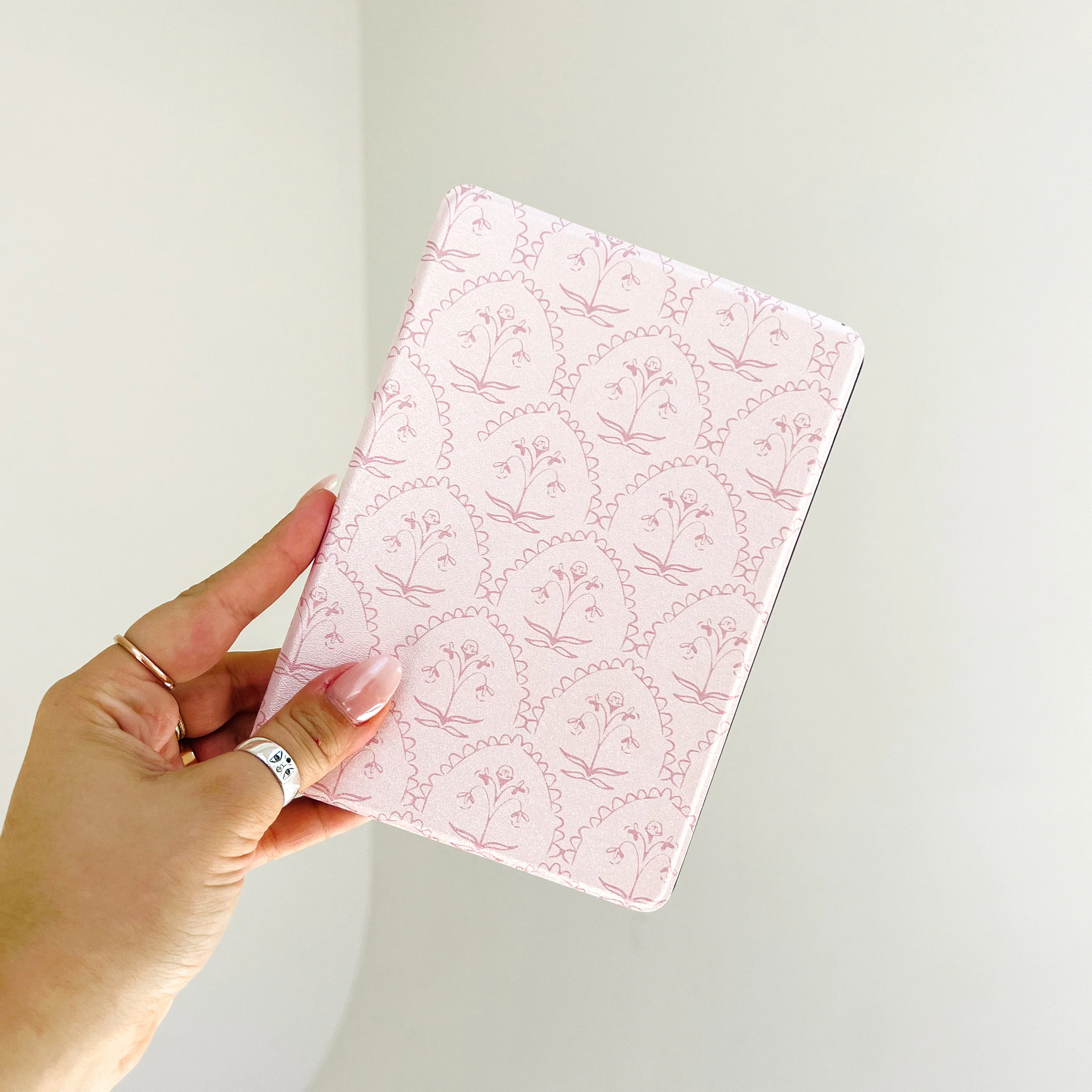 English Cottage • Kindle Case - Image 3