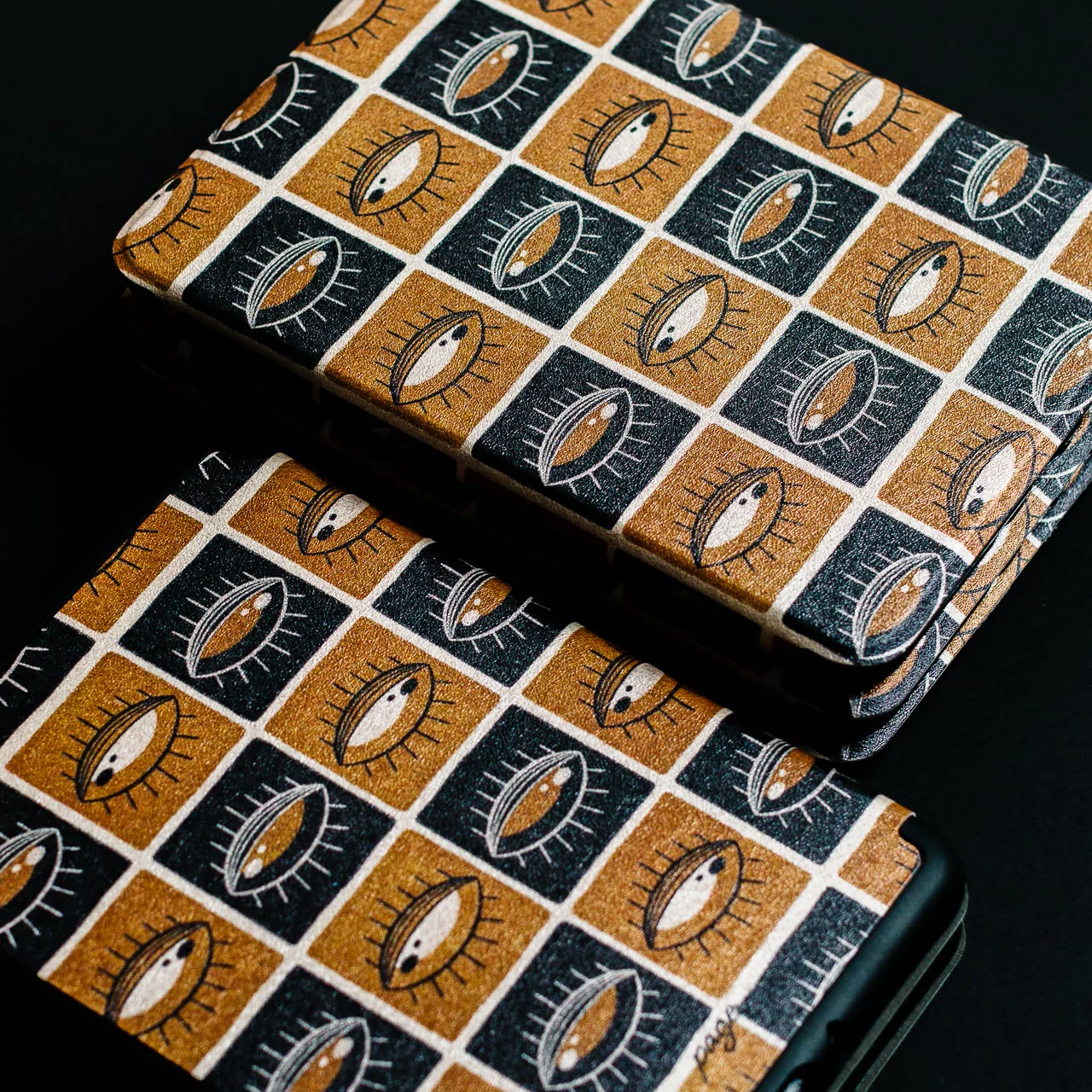 Eye to Eye • Kindle Case - Image 3