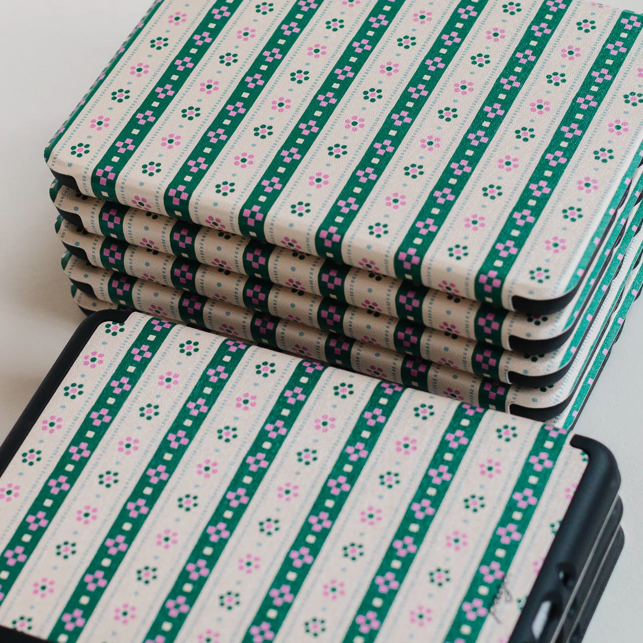 Yuletide Stripe • Kindle Case - Image 3